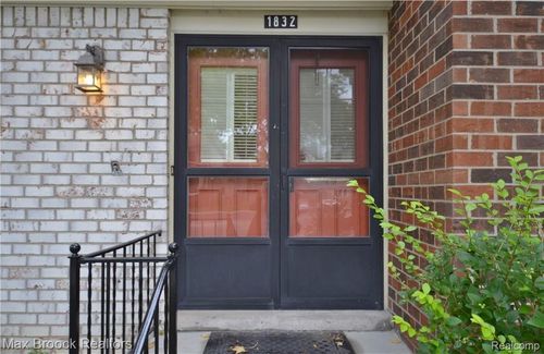 188-1832 Torquay Ave, Royal Oak, MI, 48073-1223 | Card Image