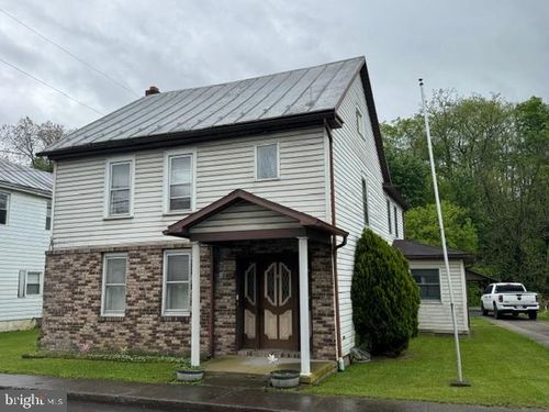 218 S Main St, MILROY, PA, 17063-8637 | Card Image