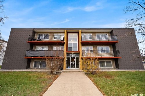 1-405 Lorne St N, Regina, SK, S4R3B2 | Card Image