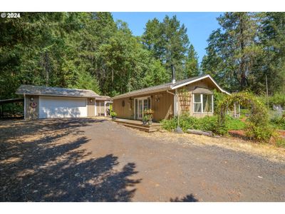 5520 Riverbanks Rd, House other with 2 bedrooms, 2 bathrooms and 2 parking in GrantsPass OR | Image 2