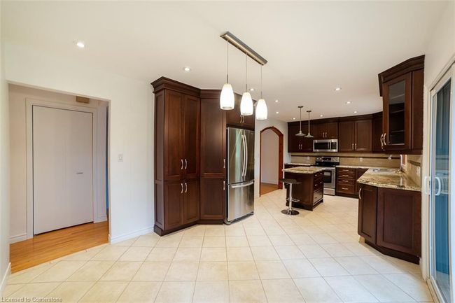 125 Lakeside Dr, House other with 4 bedrooms, 2 bathrooms and 5 parking in Grimsby ON | Image 10