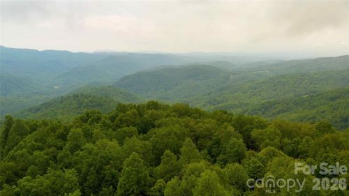 68, 77, 92 Misty Dawn Cove, Hendersonville, NC, 28792 | Card Image
