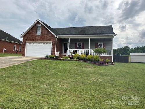 111 Brookview Dr, Shelby, NC, 28152-8081 | Card Image