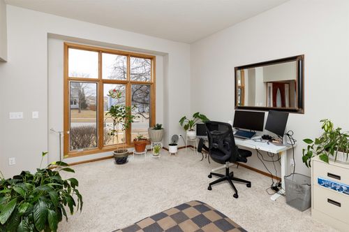 5031 Oakcreek Dr, Norwalk, IA, 50211-1768 | Card Image