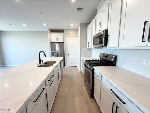 800 Echelon St, Las Vegas, NV, 89138-6490 | Card Image