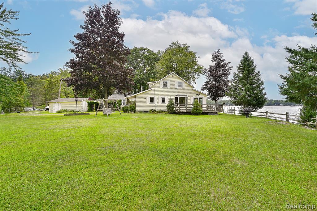 Base Lake Rd, Pinckney, MI 48169 #1