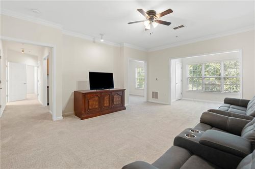 unit-311-3300 Dogwood Dr, Hapeville, GA, 30354-1484 | Card Image