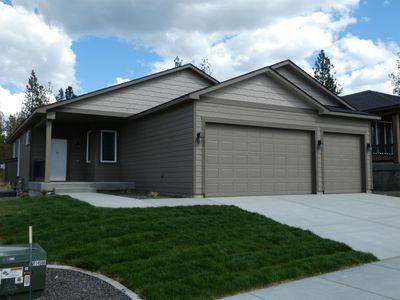 3305 S Custer Ln, Home with 5 bedrooms, 3 bathrooms and null parking in Spokane WA | Image 2