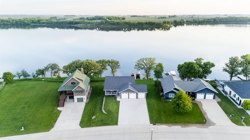 116 W Bay Rd, Lake Park, IA, 51347-1062 | Card Image