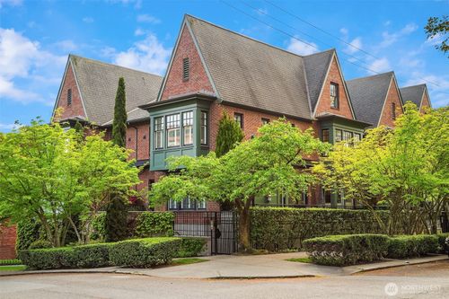 101-101 W Comstock St, Seattle, WA, 98119-3552 | Card Image