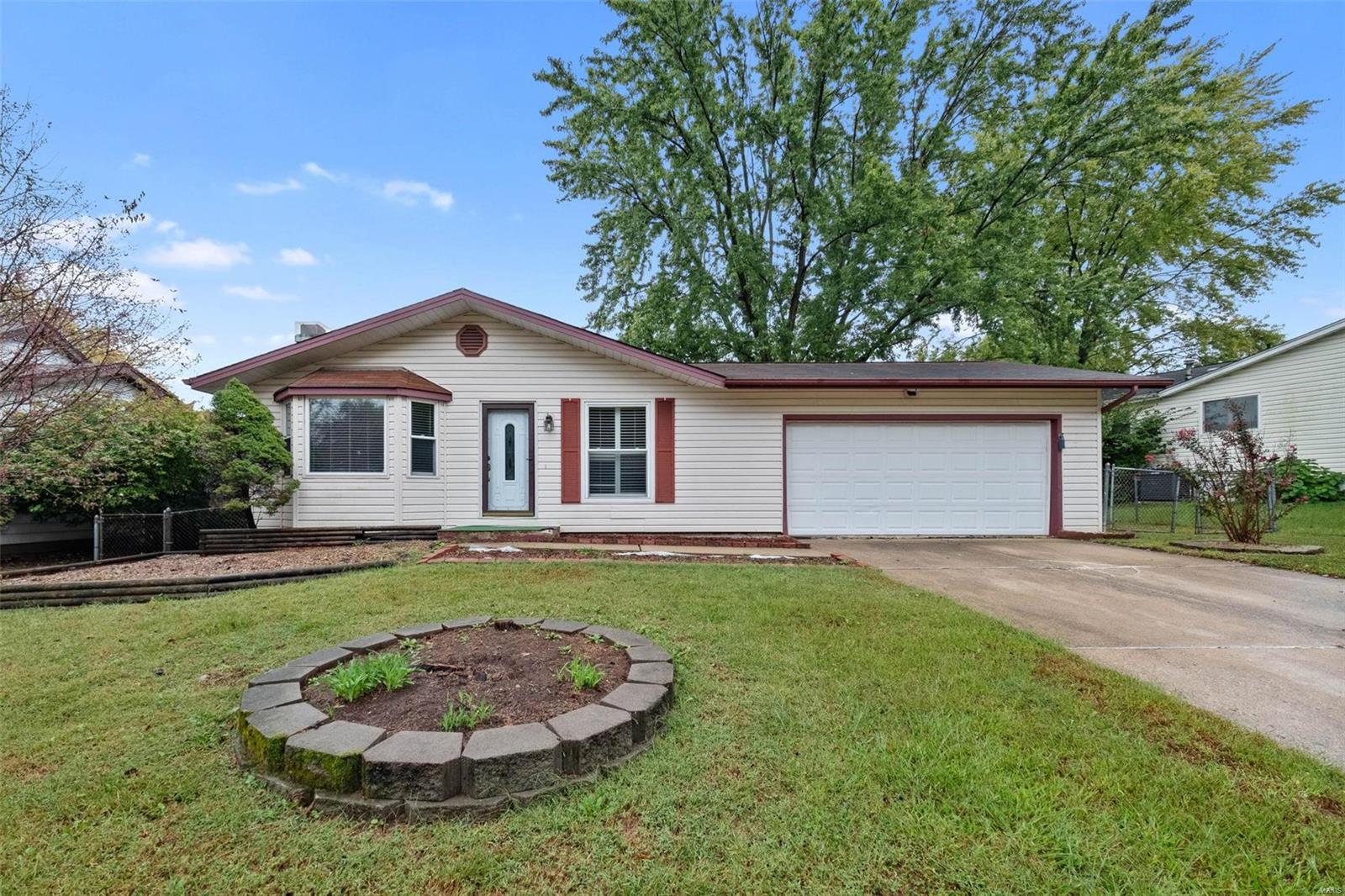 Julie Ln, Saint Peters, MO 63376