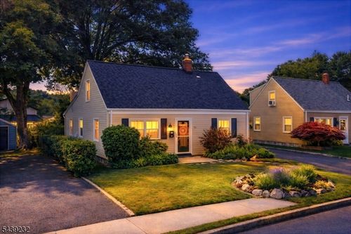 72 Robertson Ave, Hawthorne, NJ, 07506-1017 | Card Image