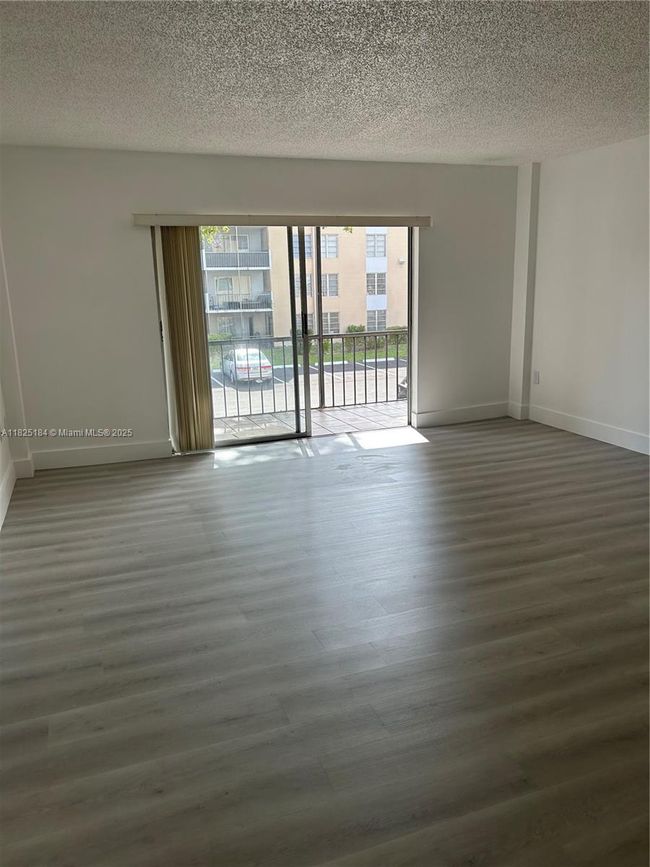 APT-205 - 4154 Inverrary Dr, Condo with 1 bedrooms, 2 bathrooms and null parking in Lauderhill FL | Image 8
