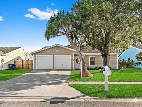 7902 Burlwood Ln, Lake Worth, FL, 33467-1836 | Card Image