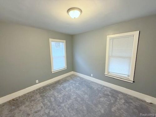 15 Forest St, River Rouge, MI, 48218-1510 | Card Image