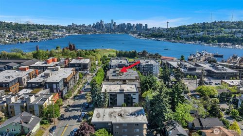 210-3401 Wallingford Ave N, Seattle, WA, 98103-9068 | Card Image