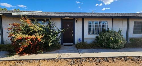 apt-b-15525 Kiamichi Rd, Apple Valley, CA, 92307-6149 | Card Image