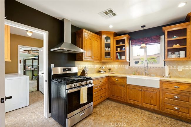 544 N California St, House other with 3 bedrooms, 2 bathrooms and 2 parking in Burbank CA | Image 7