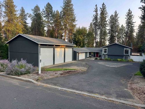4522 E Lane Park Rd, Mead, WA, 99021-9426 | Card Image