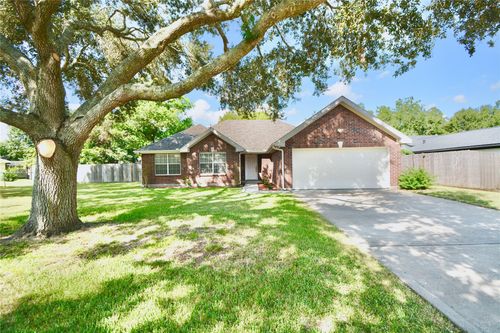 2020 Ward St, Rosenberg, TX, 77471-5215 | Card Image
