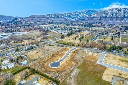 143 Fruitful Pl, Cashmere, WA, 98815-4402 | Card Image