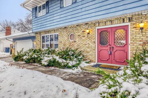 2574 Oak Dr, White Bear Lake, MN, 55110-5642 | Card Image