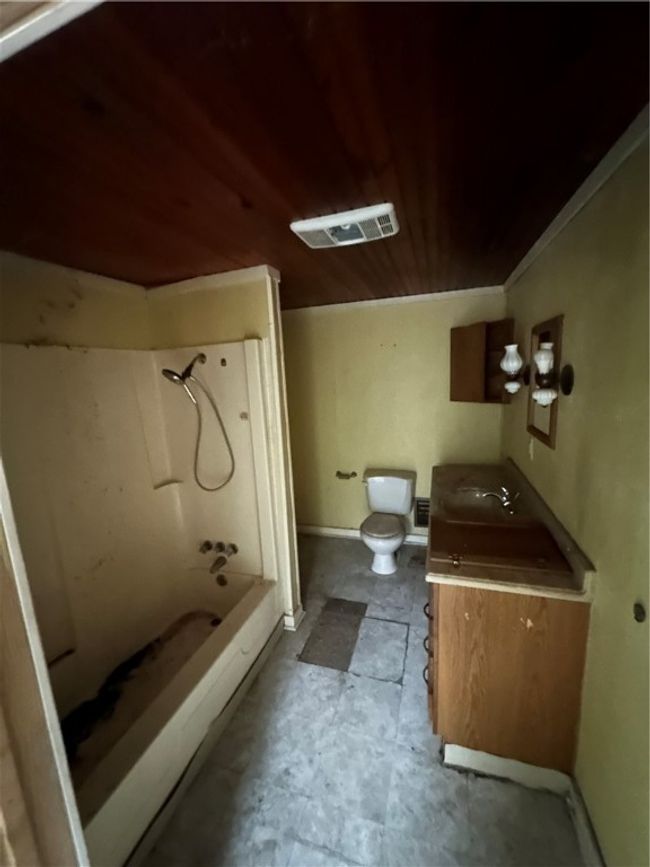 348 3 Rd St, House other with 3 bedrooms, 1 bathrooms and null parking in Webster PA | Image 13