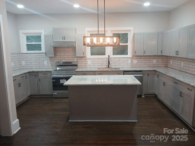 105 N Inman Ave, House other with 5 bedrooms, 3 bathrooms and null parking in Bessemer City NC | Image 10