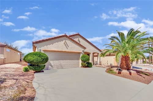 2077 Wildwood Lake St, Henderson, NV, 89052-8537 | Card Image