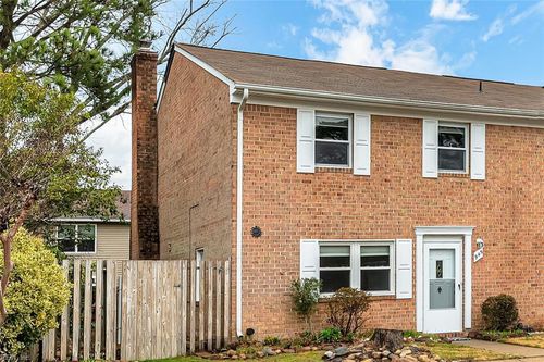 945 Indian Cir, Virginia Beach, VA, 23451-4562 | Card Image