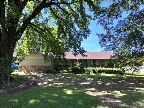 2605 W Commercial Street Street, Ozark, AR, 72949 | Card Image