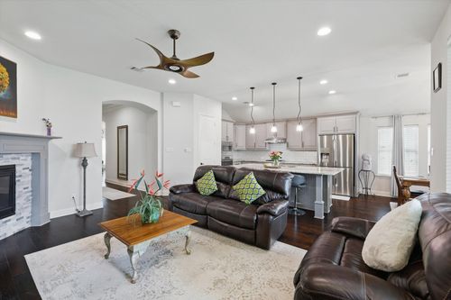 641 Rawlins Ln, Fort Worth, TX, 76131-1064 | Card Image