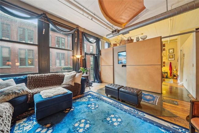 Huge windows | Image 4