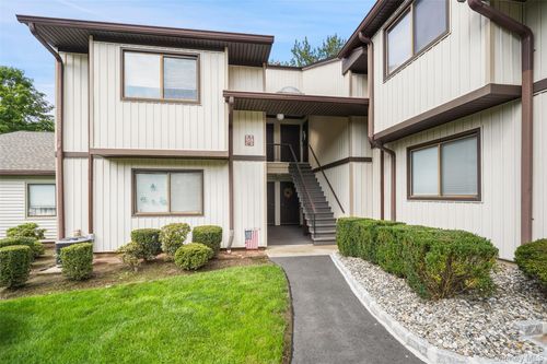 d-109 Village Rd, Yorktown Heights, NY, 10598-1375 | Card Image