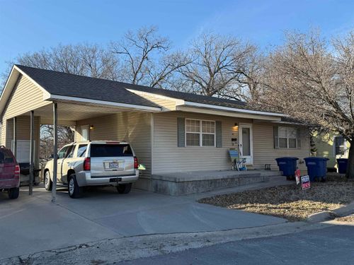 723 Cliff Dr, Augusta, KS, 67010-1338 | Card Image