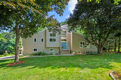 40 Cannon Dr, Amston, CT, 06231-1306 | Card Image