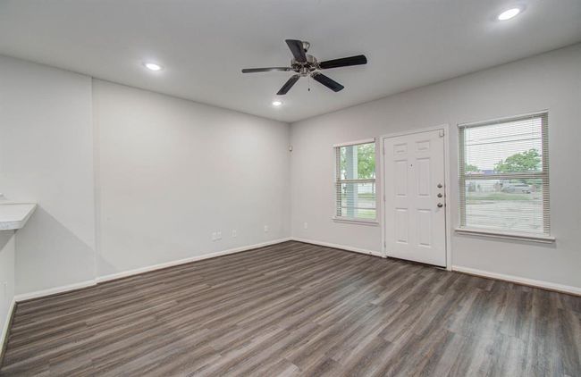 B - 8718 Scott St, Home with 6 bedrooms, 4 bathrooms and null parking in Houston TX | Image 28
