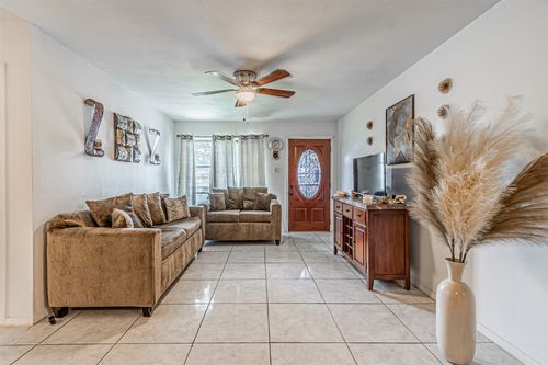 4609 Cornell Dr, Garland, TX, 75042-5141 | Card Image