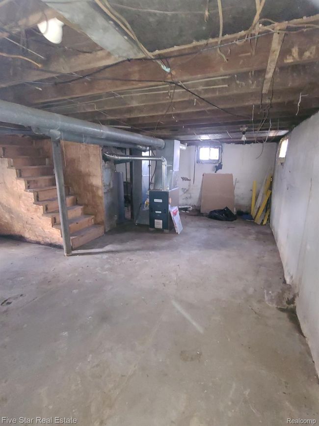 2002 Ferris Ave, House other with 4 bedrooms, 1 bathrooms and null parking in Flint MI | Image 17