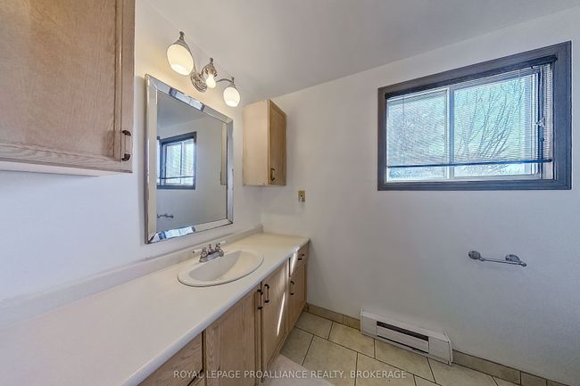 445 Alfred St, House other with 4 bedrooms, 2 bathrooms and 3 parking in Kingston ON | Image 23