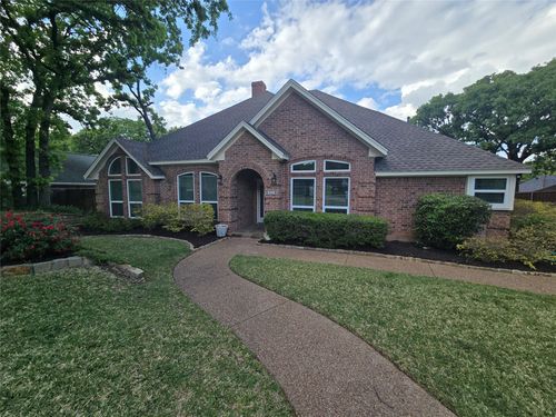 2954 Woodland Hills Dr, Grapevine, TX, 76051-6426 | Card Image