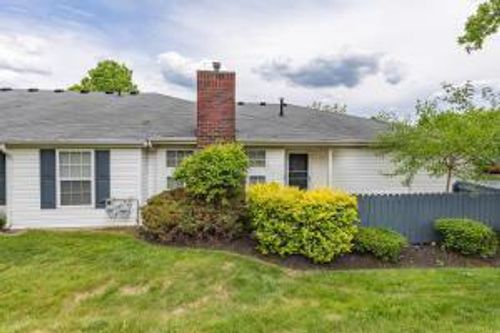 8321 Sable Crossing Dr, Columbus, OH, 43240-2055 | Card Image