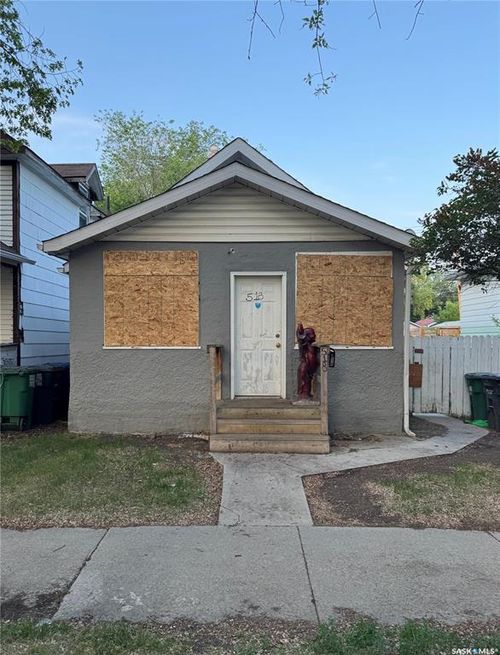 518 Av I S, Saskatoon, SK, S7M1Y5 | Card Image