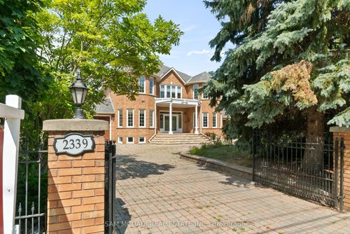 2339 Glengarry Rd, Mississauga, ON, L5C1Y1 | Card Image