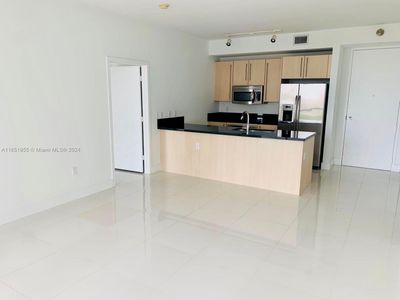 1704-S - 79 Sw 12th St, Condo with 2 bedrooms, 2 bathrooms and null parking in Miami FL | Image 3