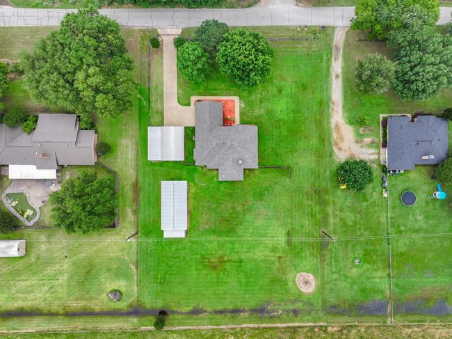 This property is neat as a pin | Image 40