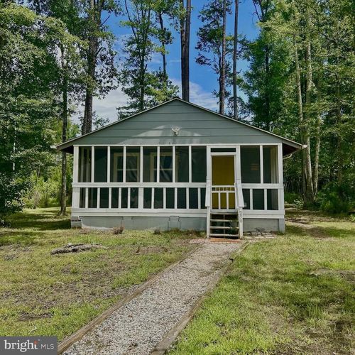 250 Wildwood Rd, Colonial Beach, VA, 22443-3517 | Card Image