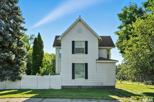 320 16th Ave N, Clinton, IA, 52732-2830 | Card Image