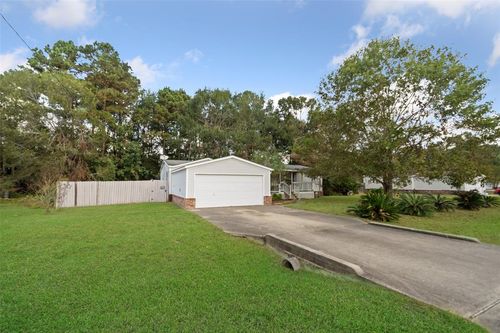 16461 Hill Country Drive, Conroe, TX, 77302 | Card Image