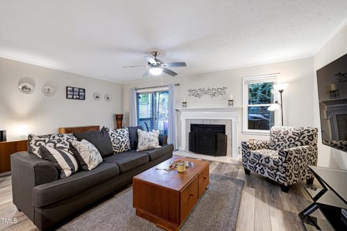 202 Oak Hollow Ct, Raleigh, NC, 27613-3287 | Card Image